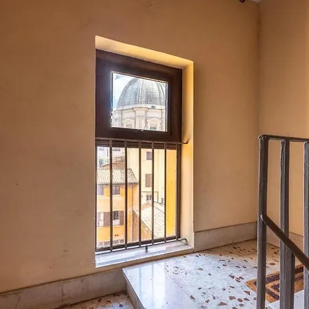 Piazza Navona Rooftop Retreat Rom