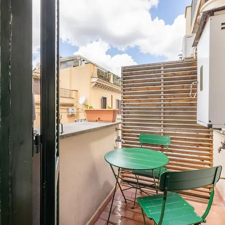 Piazza Navona Rooftop Retreat S *