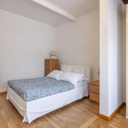 Piazza Navona Rooftop Retreat S * Rom