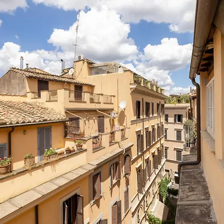 Piazza Navona Rooftop Retreat S *